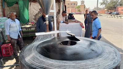 الكيلو بـ 40 جنيها، الأقصر تتزين بشوادر الكنافة الآلي لاستقبال شهر رمضان (بث مباشر)