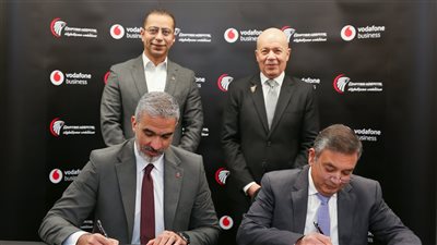 بروتوكول تعاون بين مصر للطيران وڤودافون يدعم خدمات الرعاية الصحية
