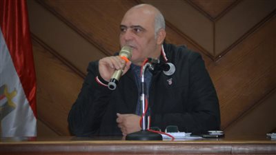 محافظة البحيرة تبحث تطوير ورفع كفاءة مشروع الرصف الإنتاجى والمستحقات المالية