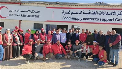 محافظ شمال سيناء يتفقد مركز الإمداد الغذائي لغزة بالشيخ زويد (صور)