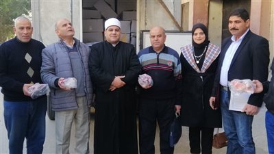 تسليم طن لحوم من صكوك الإطعام لمديرية الأوقاف بالبحيرة