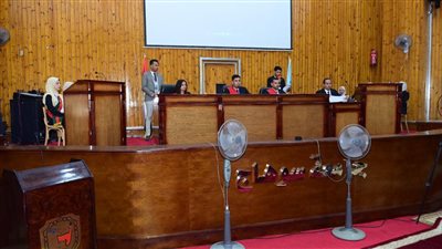 رئيس جامعة سوهاج والمحافظ يشهدان المحاكمة الصورية الثالثة بكلية الحقوق 