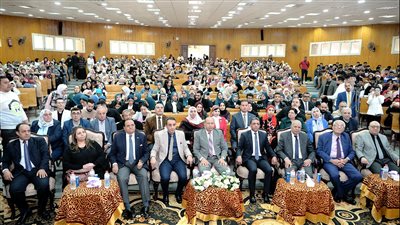 رئيس جامعة المنصورة يكرم شهداء الجيش والشرطة بندوة الهوية حكاية وطن