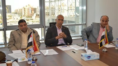  إجراء المقابلات الشخصية للمتقدمين لحجز عضوية مجلس أمناء القاهرة الجديدة