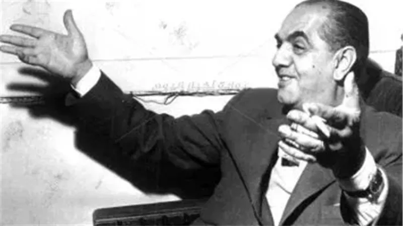 المطرب الشعبى محمد