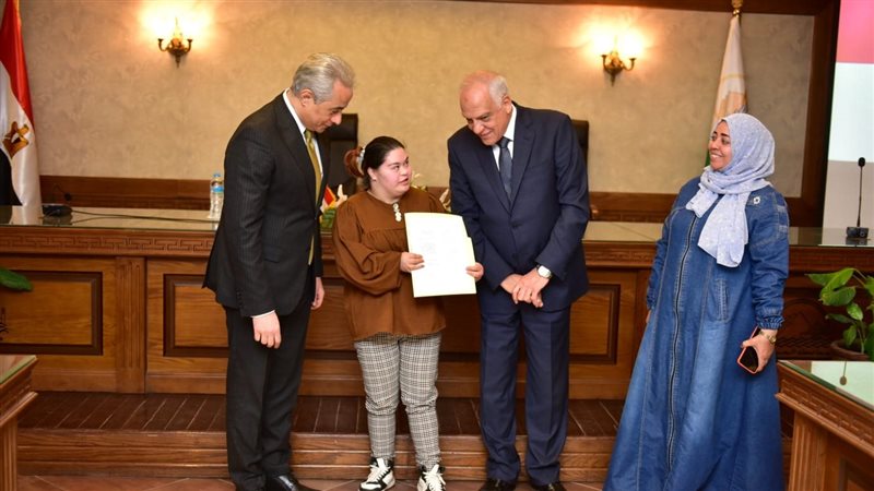 محافظ الجيزة وزير