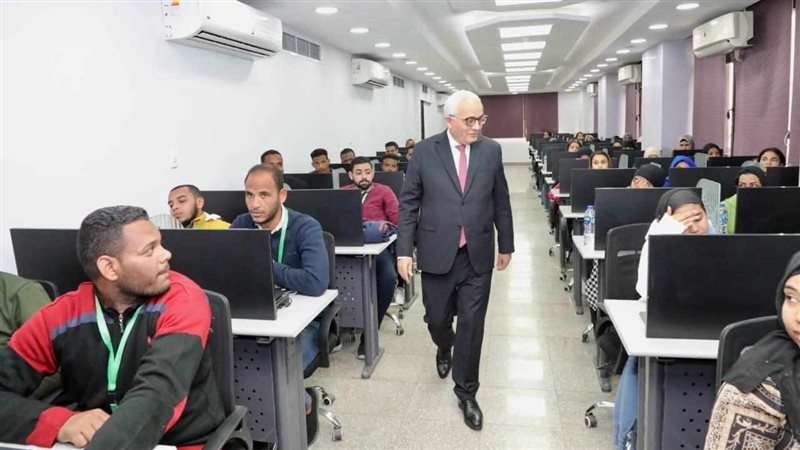 المتقدمين لوظائف