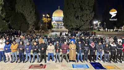 الفلسطينيون يؤدون صلاة التراويح في رحاب المسجد الأقصى (فيديو وصور)