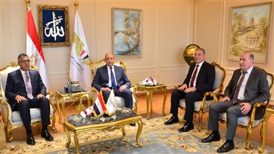 وزير الطيران يلتقي رئيس المنظمة العالمية للأرصاد الجوية