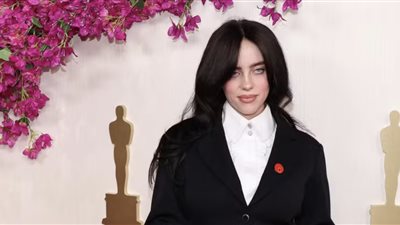 بيلي إيليش تكتب التاريخ وتفوز بالأوسكار الثانية في مسيرتها