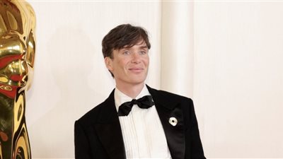 كيليان مورفي يفوز بجائزة الأوسكار كأفضل ممثل رئيسي