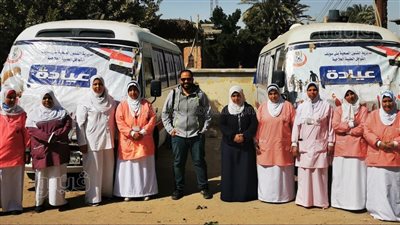 كشف وعلاج بالمجان لـ 1360 حالة مرضية في قافلة طبية ببني سويف
