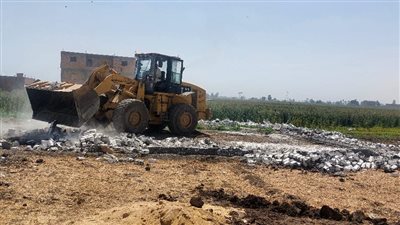 إزالة 27 حالة تعد على أراضي تابعة للإصلاح الزراعى خلال الموجة 22 بأسيوط