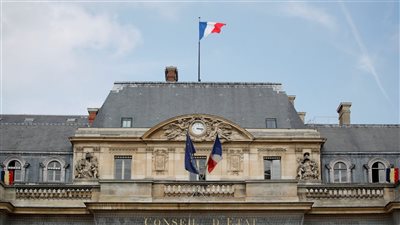 أصابع الاتهام تتجه لروسيا، هجوم غير مسبوق على باريس وفرنسا تعلن تشكيل خلية أزمة