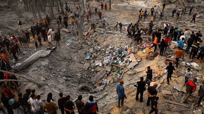 مجزرة دقيق جديدة، 7 شهداء وعشرات المصابين في استهداف إسرائيلي لمواطنين ينتظرون مواد إغاثية بغزة