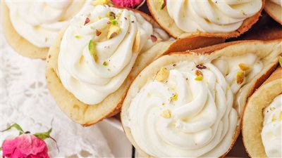  طريقة عمل القطايف بالقشطة، حلوى لذيذة بعد الإفطار 