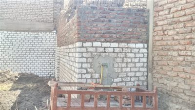 تنفيذ إزالة بناء مخالف بمدينة الزينية بالأقصر