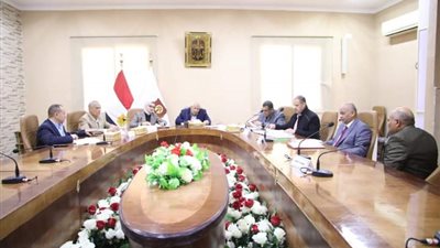 محافظ الوادي الجديد يترأس لجنة اختبار 79 متقدما للوظائف القيادية 