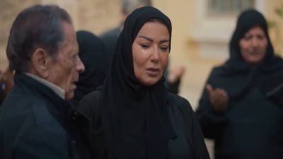 سمية الخشاب تبكي بعين واحدة في مسلسل بـ 100 راجل (فيديو وصور)