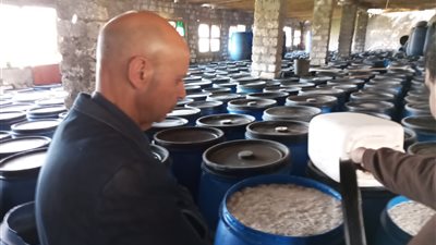 ضبط 16 طن أغذية وتشميع منشأتين مخالفتين بالشرقية