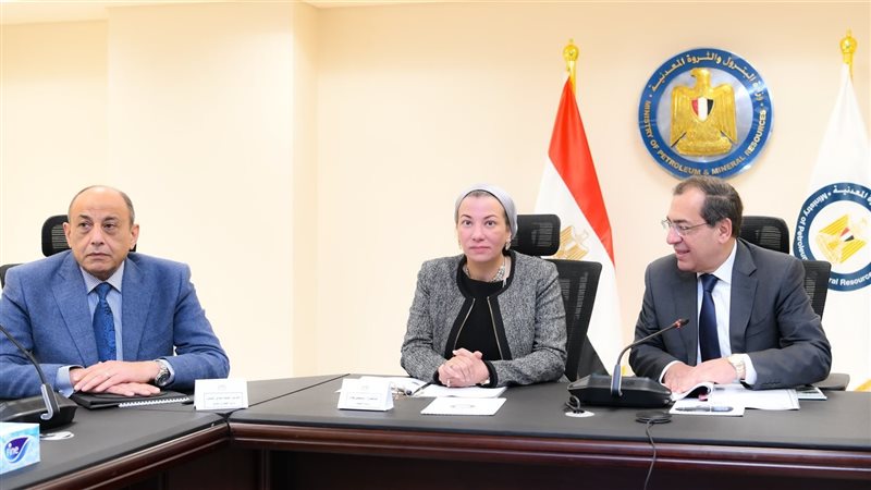 وزراء البيئة والبترول