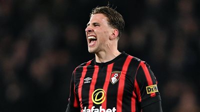 بورنموث يضرب لوتون تاون 4-3 في ريمونتادا مثيرة بالدوري الإنجليزي 