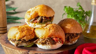  نوعي في السحور لإسعاد الصائمين بتقديم ساندويتشات الشاورما 