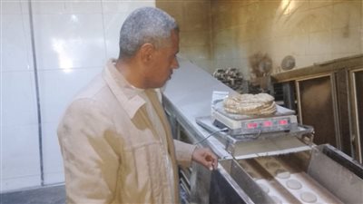 ضبط 54 شيكارة يوريا مدعم داخل مخزن بدون ترخيص بالبحيرة