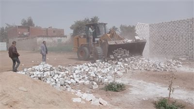  إزالة 13 حالة تعد على أملاك الدولة بمركزين في أسيوط