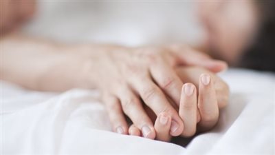 حكم من أجبر زوجته على الجماع فى نهار رمضان (فيديو)