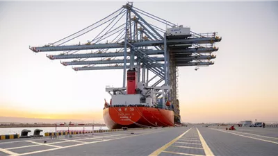  مخطط النقل لربط البحر الأحمر بالمتوسط عبر ميناء السخنة.. نسب تنفيذ أكبر محطة حاويات بمصر.. ووزير النقل: مشرع عالمي على أرض مصرية