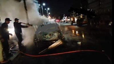 حريق يلتهم سيارة ملاكي بطريق 