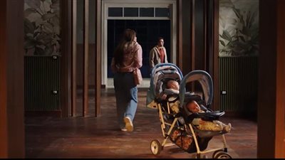 بعد إشعال الغيرة بينهم، الخادمة الجديدة تسرق منزل حمدي وياسمين في الحلقة السادسة من أشغال شقة (صور) 