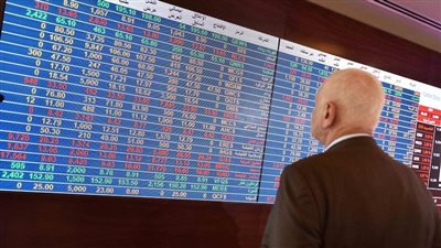 البورصة المصرية تسمح بالتداول على الأسهم بسعر مغاير لسعر السوق، خبيرة توضح السبب