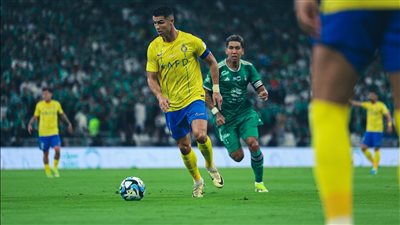 صراع الصدارة يشتعل في الدوري السعودي.. قمة من نوع خاص بين النصر والاتحاد.. الهلال ينتظر الهدية.. والرائد يهدد أطماع الزعيم