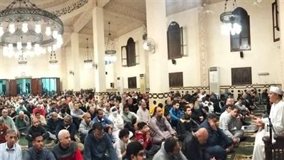 في سادس ليالي رمضان، مساجد الجيزة عامرة بالمصلين في صلاتي العشاء والتراويح (صور)