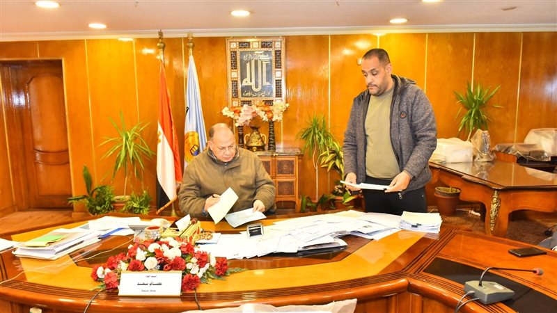 اجتماع محافظ أسيوط،