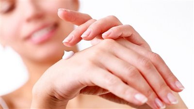 وصفات من مطبخك للعناية بيديك وترطيبها في رمضان