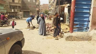 تجهيز شوارع أبو تيج في أسيوط تمهيدا لتركيب البلدورات والانترلوك