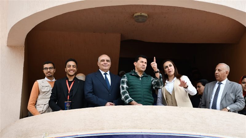وزير الرياضة يتفقد