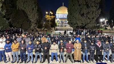 قوات الاحتلال تداهم خيام المعتكفين في باحات الأقصى (فيديو)