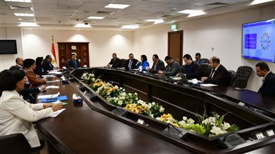 وزير الشباب والرياضة يجتمع باللجنة العليا للموارد البشرية بالوزارة بالعاصمة الإدارية الجديدة