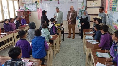 مدير تعليم دمياط يطالب بربط التعليم الفني بالمجتمع لتوفير العمالة الماهرة (صور)