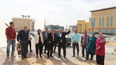 محافظ الوادي الجديد يتفقد الأعمال الجارية بالعاصمة الإدارية الجديدة للمحافظة 
