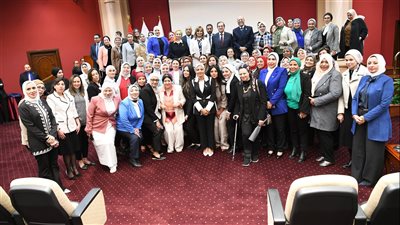 طارق الملا: للمرأة دور مهم في مسيرة نجاح قطاع البترول