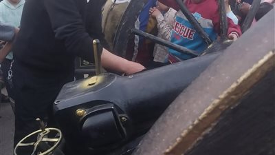 لحظة إطلاق مدفع الإفطار على كورنيش سوهاج، والأهالي يلتقطون الصور التذكارية (فيديو)