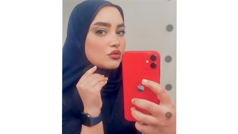 هدير سيد خبيرة المكياج