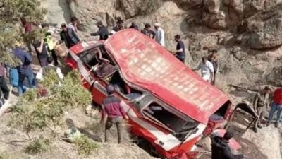 مصرع وإصابة 17 شخصا في انقلاب سيارة بالمغرب (فيديو وصور)