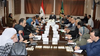 محافظ القليوبية يعقد اجتماعا لمتابعة منظومة المتغيرات المكانية 