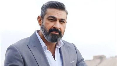 ياسر جلال: الدراما واخداني من السينما.. وبذاكر السيناريوهات جيدا.. وأحرص على تقديم أفكار خارج الصندوق (حوار) 